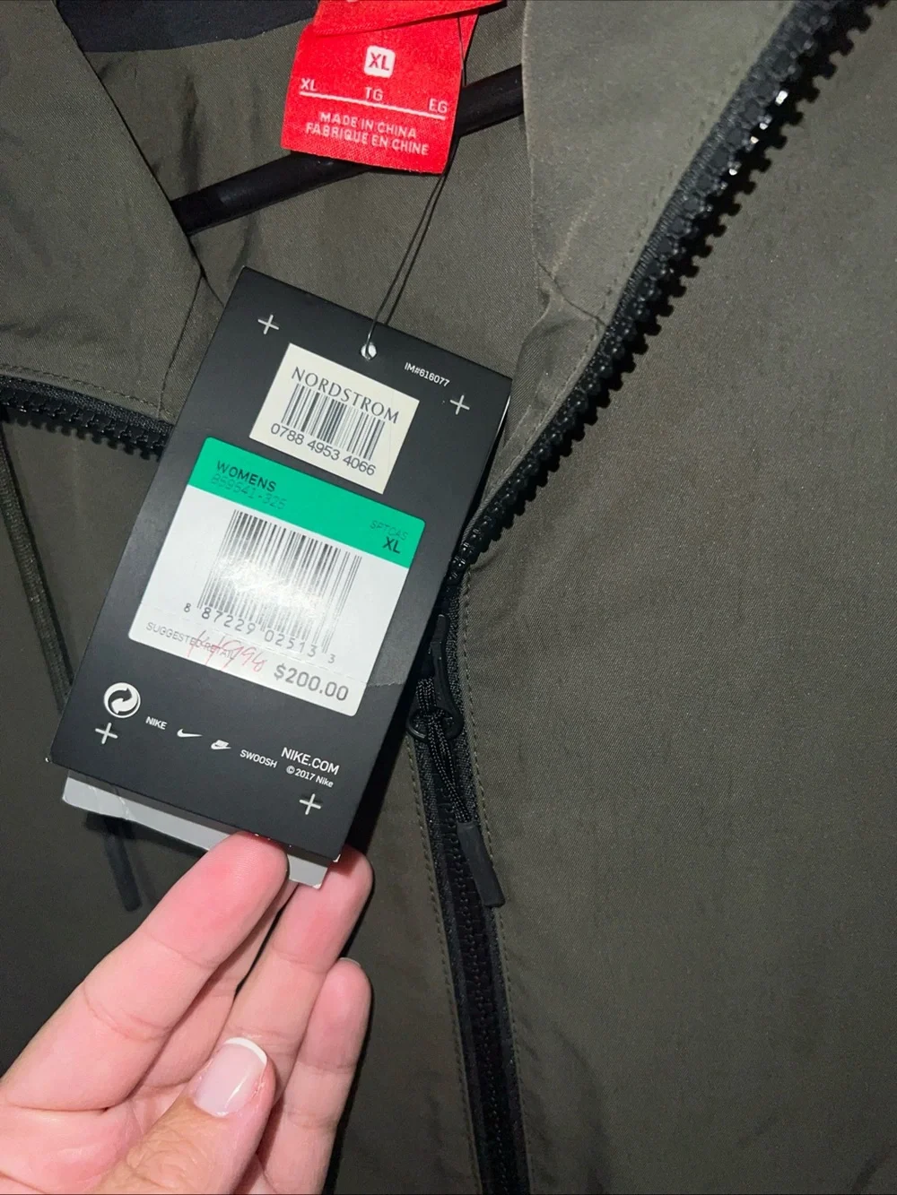 Nike tags brand item